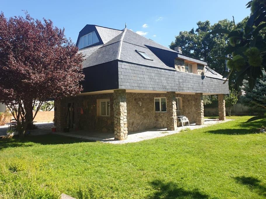Chalet De 5 Habitaciones En La Sierra De Madrid El Olivo De Miraflores Miraflores de la Sierra Exterior photo